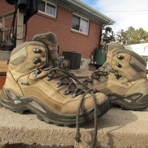 Lowa Renegade GTX Mid All-terrain Hiking Boot